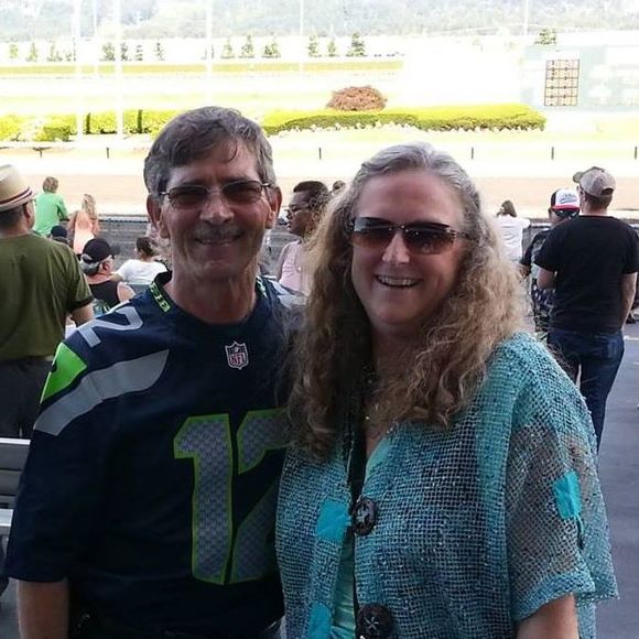 Meet your Posher, Laura - Picture 1 of 3